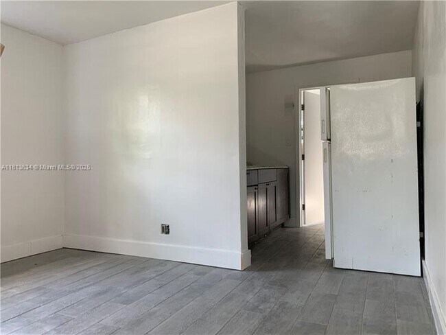 Primary Photo - 112 NW 3rd St