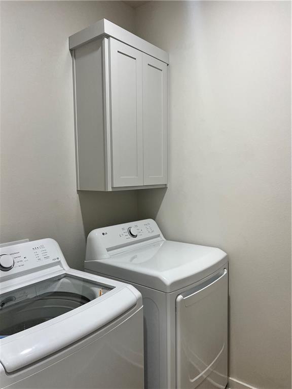 Building Photo - 631 Cosmos St