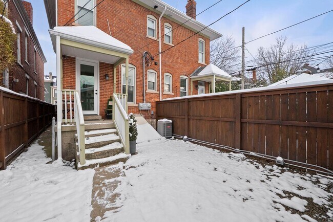 Building Photo - Executive Furnished Rental in Olde Towne East