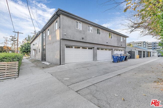 Building Photo - 5413 1/2 Troost Ave