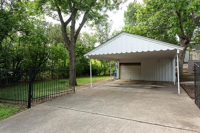 Building Photo - 3107 Harris Blvd