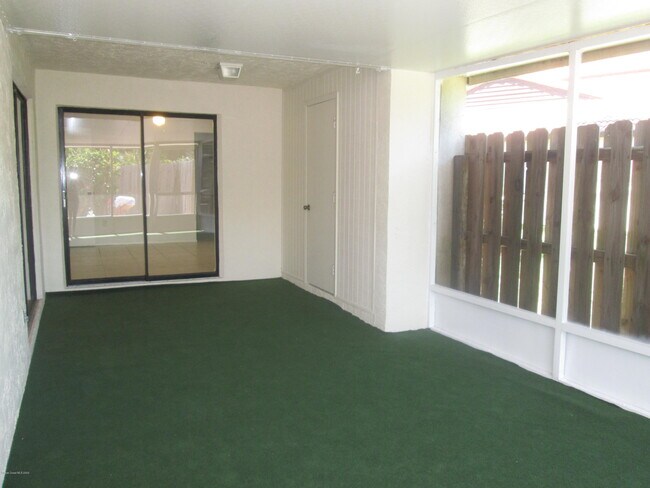Building Photo - 3261 Beach View Way