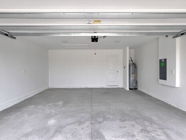 Building Photo - 2240 Crown Rock Blf Dr