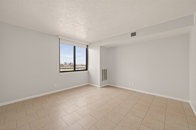 Building Photo - 3525 Sage Rd