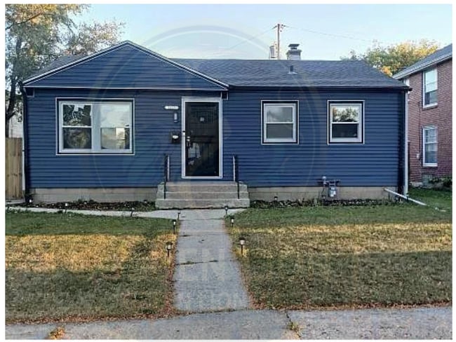 Building Photo - 2417 W Roosevelt Dr