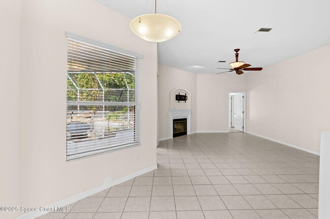 Building Photo - 943 Carriage Hill Rd