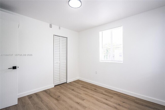 Building Photo - 1955 NW 2nd Ct