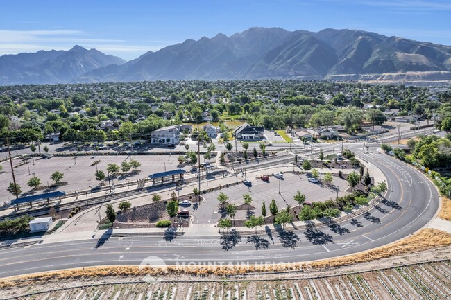 Building Photo - 607 Sawback Ln