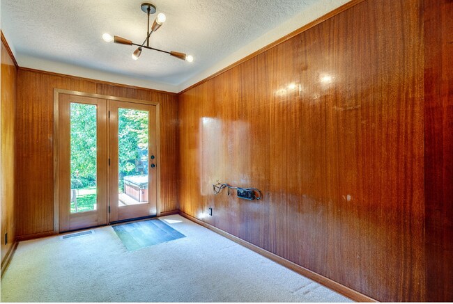 Building Photo - 616 SE Andover Pl