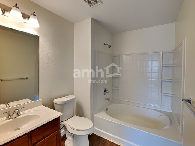 Building Photo - 803 Windflower Dr