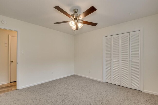 Building Photo - Newly Updated 4 Bed/2 Bath Columbia County...