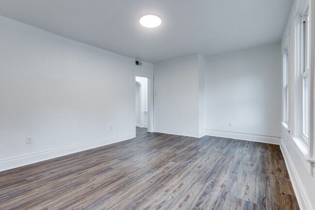 Building Photo - 2641 S 18th St