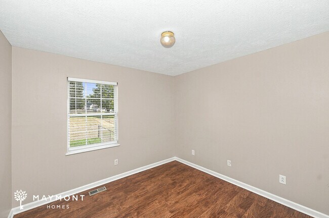 Building Photo - Statesville 3 Bedroom Home with Garage & Rear Deck