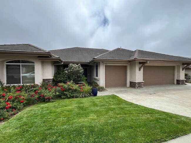 Building Photo - 360 Puesta Del Sol