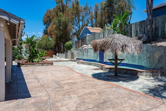 Building Photo - Spacious Entertainers Retreat in San Carlos!
