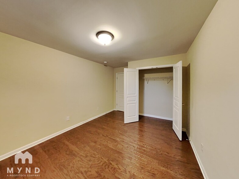Building Photo - 1613 Trailview Way NE