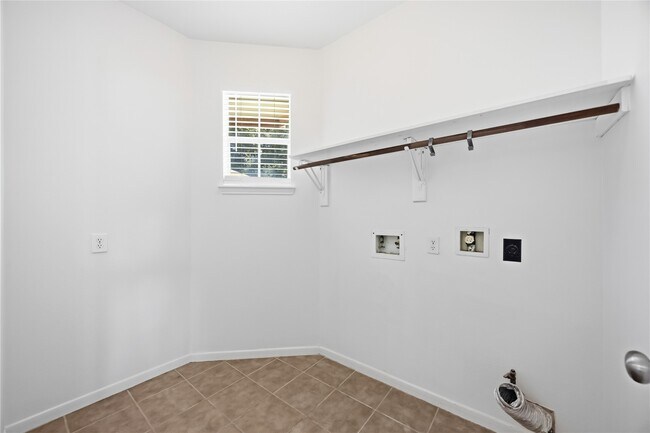 Building Photo - 9934 Aldwell Ct