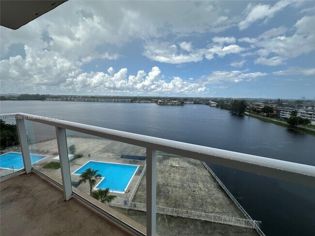 Building Photo - 1351 NE Miami Gardens Dr