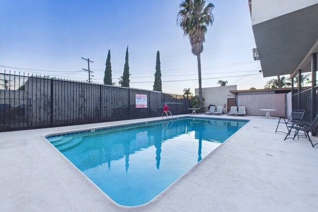 Building Photo - 6743 Whitsett Avenue