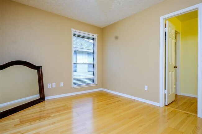 Building Photo - 2520 Hadley Cir