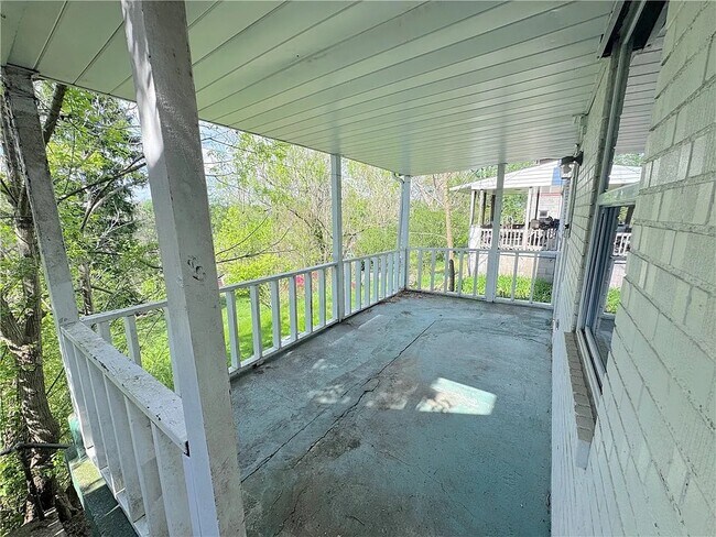 Building Photo - 2528 Homehurst Ave