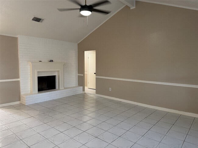 Building Photo - 1310 Goswell Ln