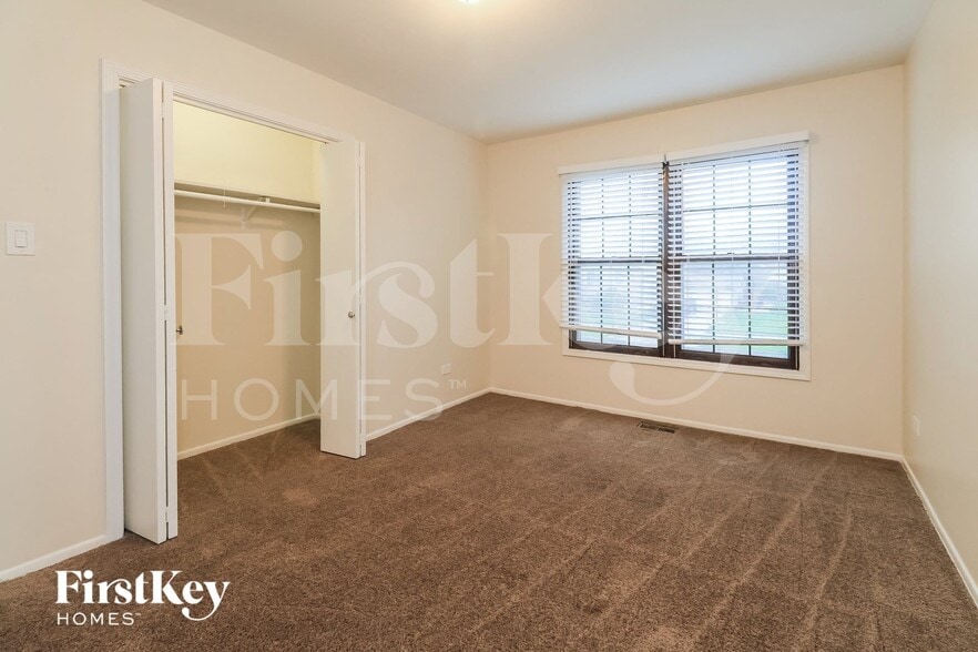 Building Photo - 7437 W Hickory Creek Dr