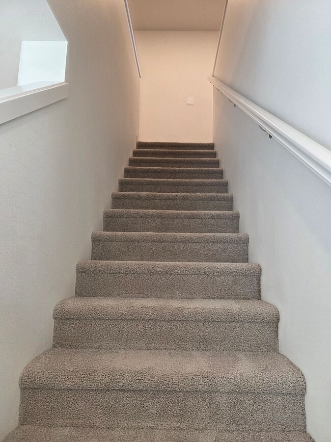 Building Photo - Brand New 3 bdrm 2 1/2 bath townhouse