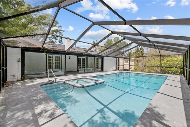 Building Photo - 11218 Creek View Dr