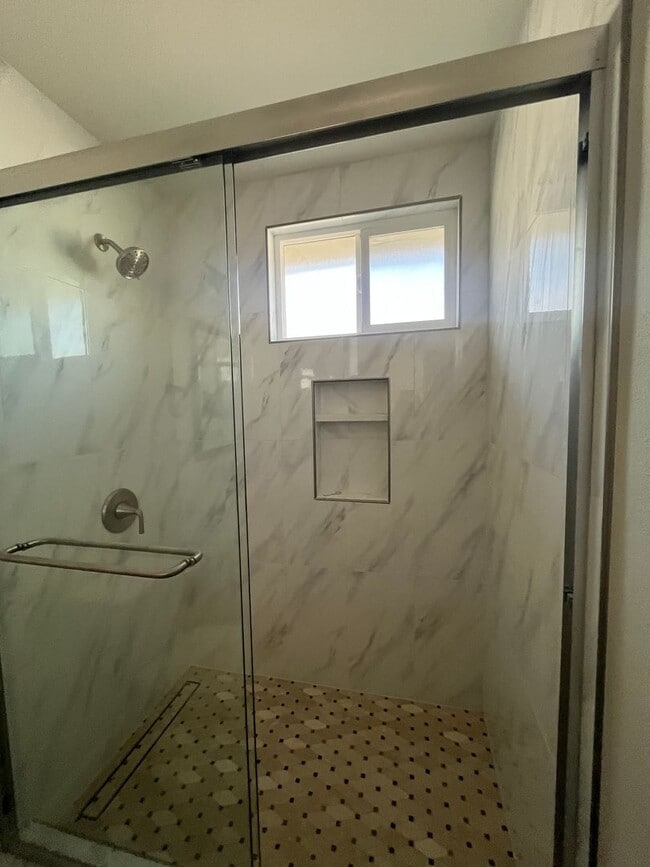 Building Photo - For Rent – Newly Remodeled 3 Bed / 2 Bath ...