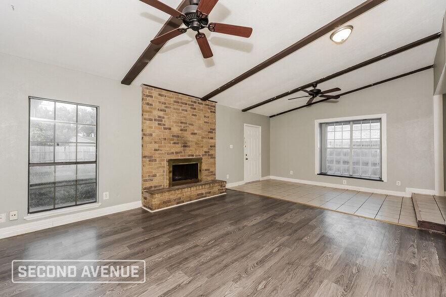 Building Photo - 7525 Ashcrest Ln