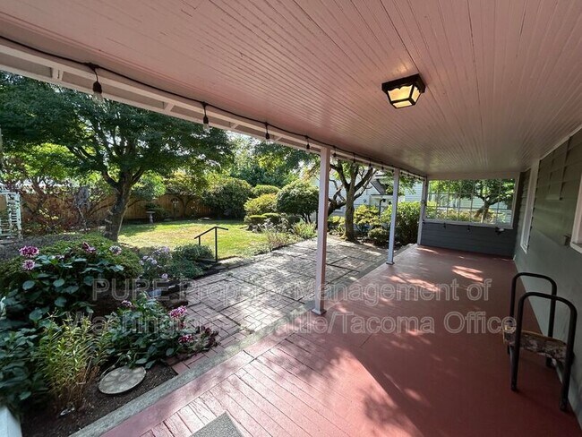 Building Photo - 208 N Washington Ave