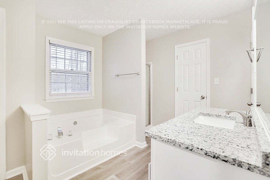 Building Photo - 39 Little John Way