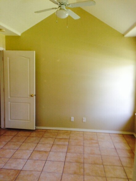 Building Photo - 2607 Cervantes Ave