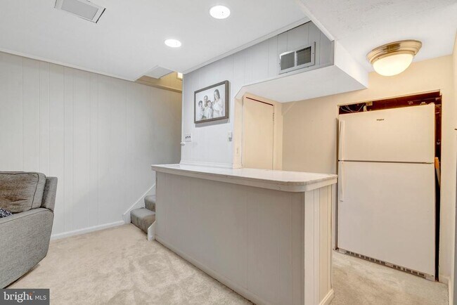 Building Photo - 4509 Twinbrook Rd