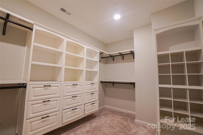 Building Photo - 16126 Flame Azalea Ct