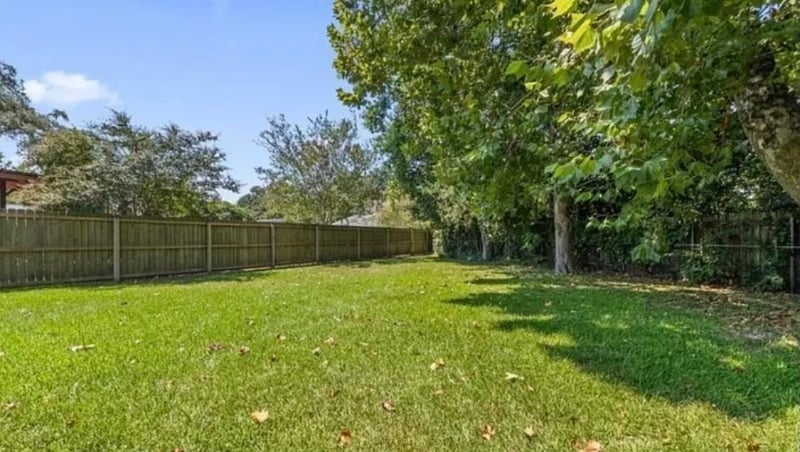 Building Photo - 516 Camellia Dr