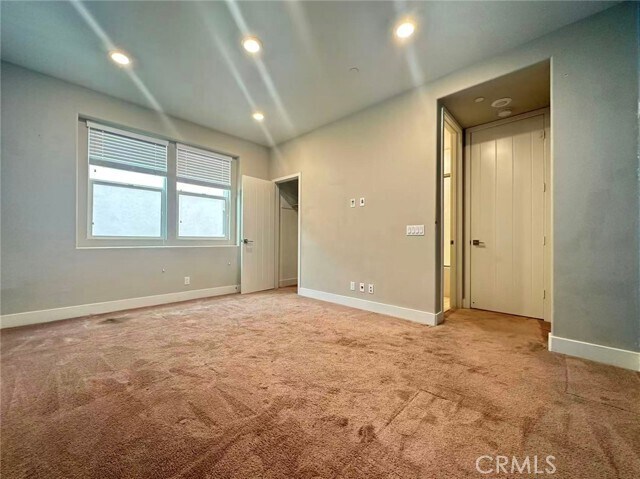 Building Photo - 140 Crossover