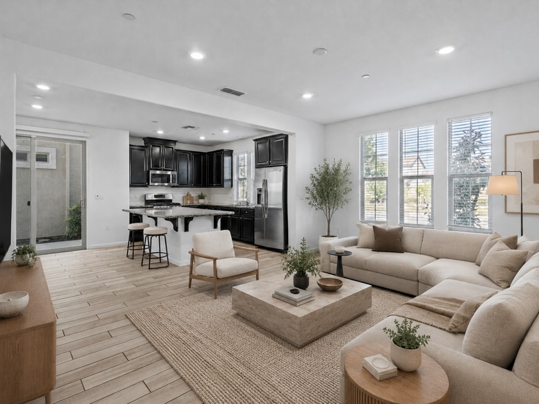 Spacious living room - 7514 Clear Lake Aly