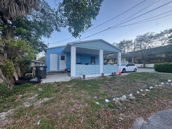 Building Photo - 1110 N Sapodilla Ave