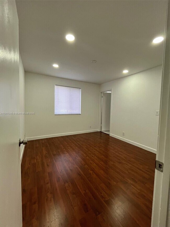 Building Photo - 2216 Ensenada Terrace