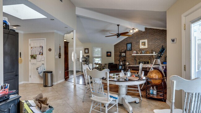 Building Photo - 601 Ironwood Dr