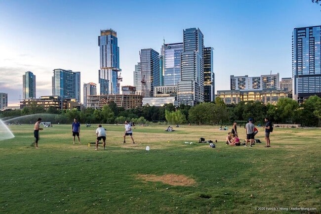 Building Photo - 1504 Hillmont St