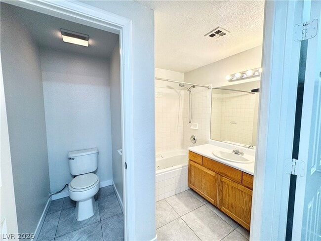 Building Photo - 1835 E Calvada Blvd