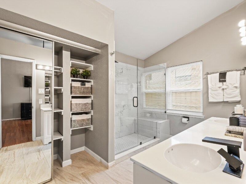 Building Photo - 1108 Collin Dr