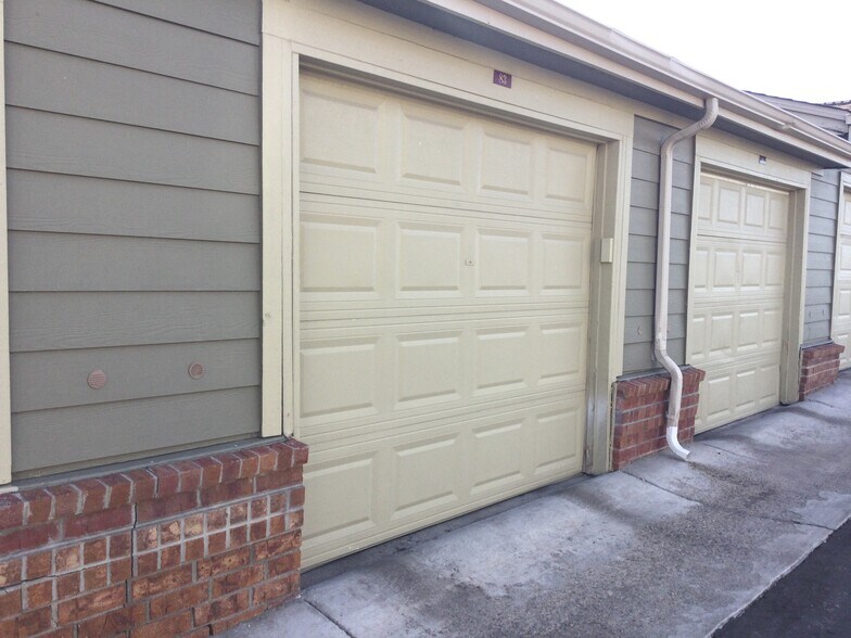 Building Photo - 12888 Ironstone Way