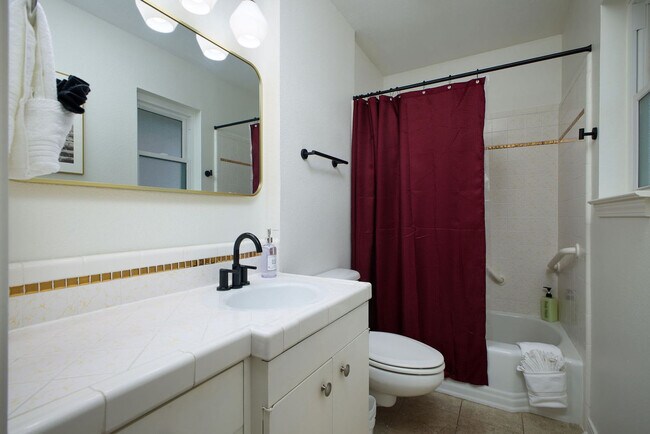 Building Photo - 107 Wickford Way