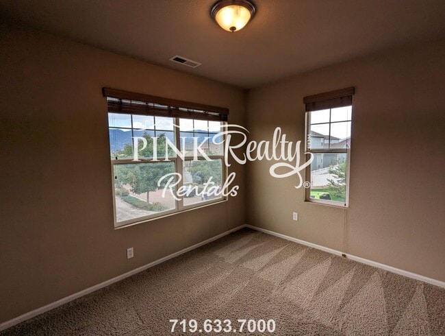 Building Photo - 2002 Phillips Alley