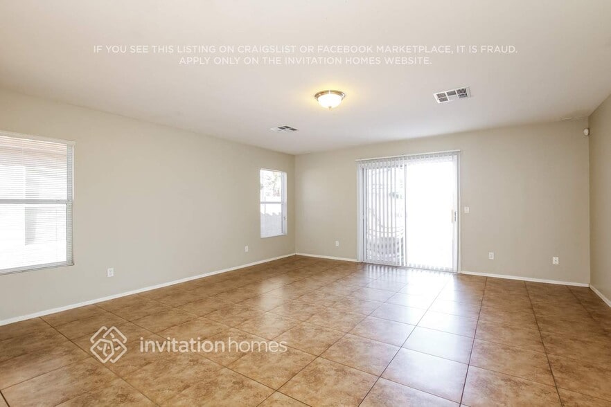 Building Photo - 9049 N 115th Dr