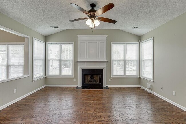 Building Photo - 305 Leatherman Ct
